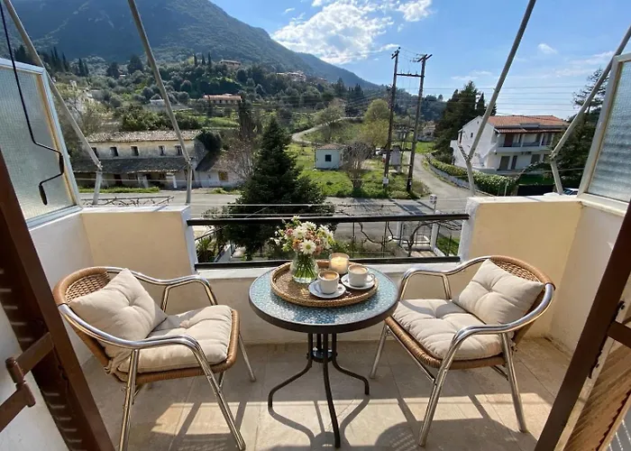 Olive ,balcony With Mountain View, Kitchenette, 1km To ,by Likeyourhome Lägenhet