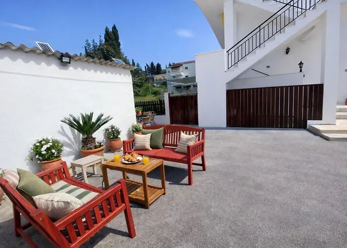 Olive ,balcony With Mountain View, Kitchenette, 1km To ,by Likeyourhome *