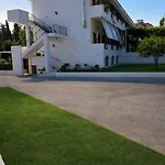 Διαμέρισμα Olive ,balcony With Mountain View, Kitchenette, 1km To ,by Likeyourhome *