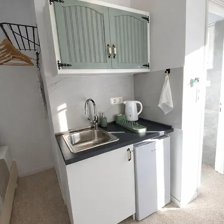 Appartement Olive ,balcony With Mountain View, Kitchenette, 1km To ,by Likeyourhome