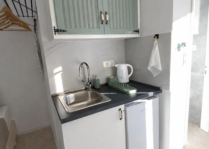 Appartement Olive ,balcony With Mountain View, Kitchenette, 1km To ,by Likeyourhome